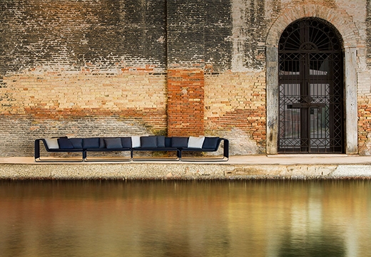 Paola Lenti con i suoi arredi alla Biennale di Venezia