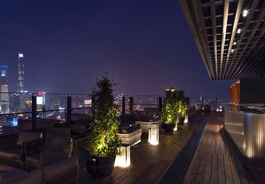 Arredi B&B Italia Outdoor per il Bvlgari Hotel Shanghai